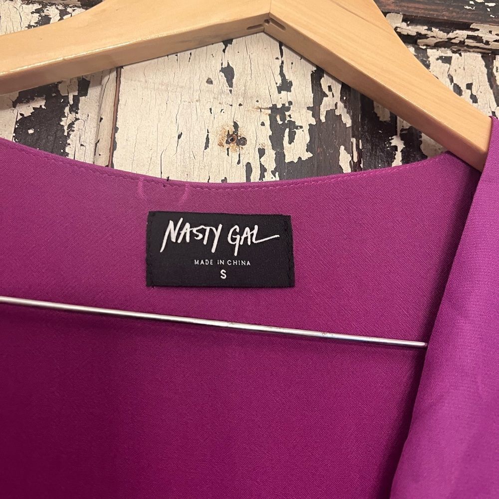 Women’s Nasty Gal size small fuchsia romper. - Picture 3 of 7